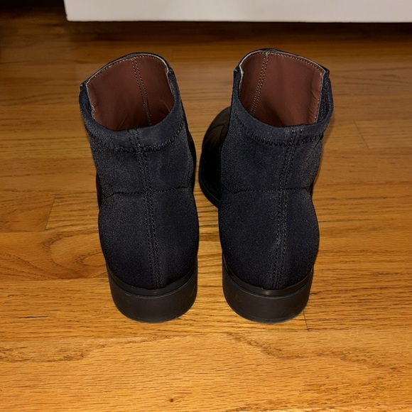 BCBG MAXAZRIA short black boots - Picture 3 of 7